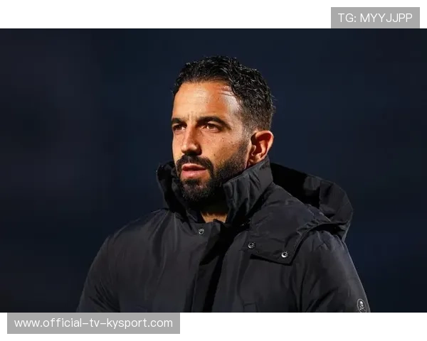 曼联教练组强调训练与赛季负荷管理平衡，曼联教练叫什么