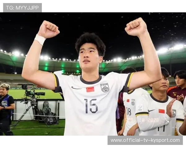 泰山防线新星彭啸与祖马搭档，打造最强防守组合